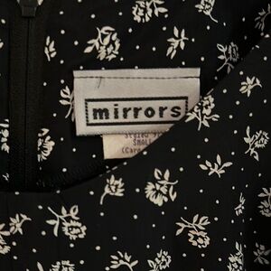 Vintage- Mirrors Brand Black and White Floral Jumper